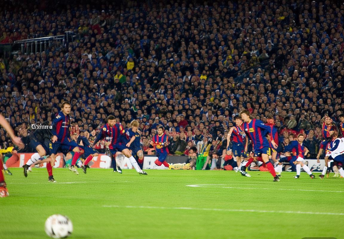 2007年梅西闪耀，巴萨3-2逆转拉科鲁尼亚